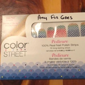 Color street. Pedicure.